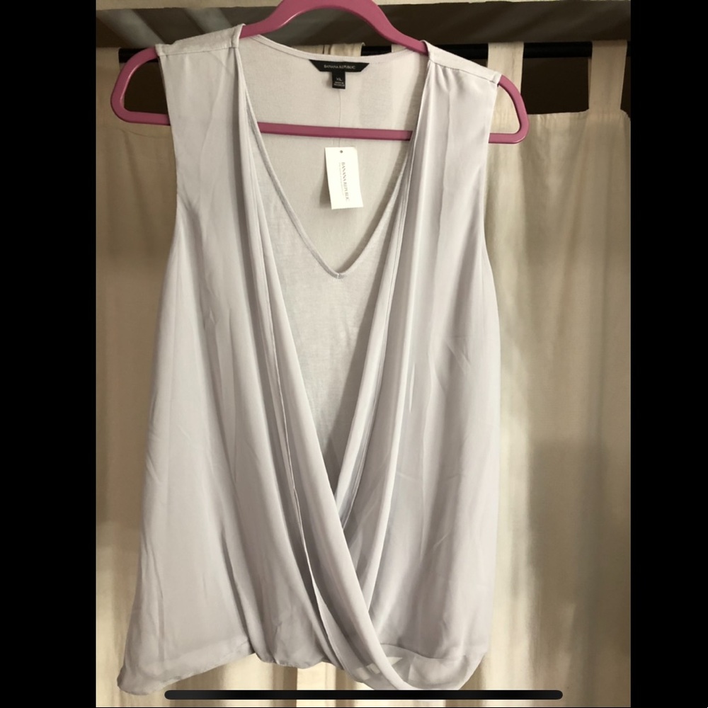 Sleeveless double layered blouse